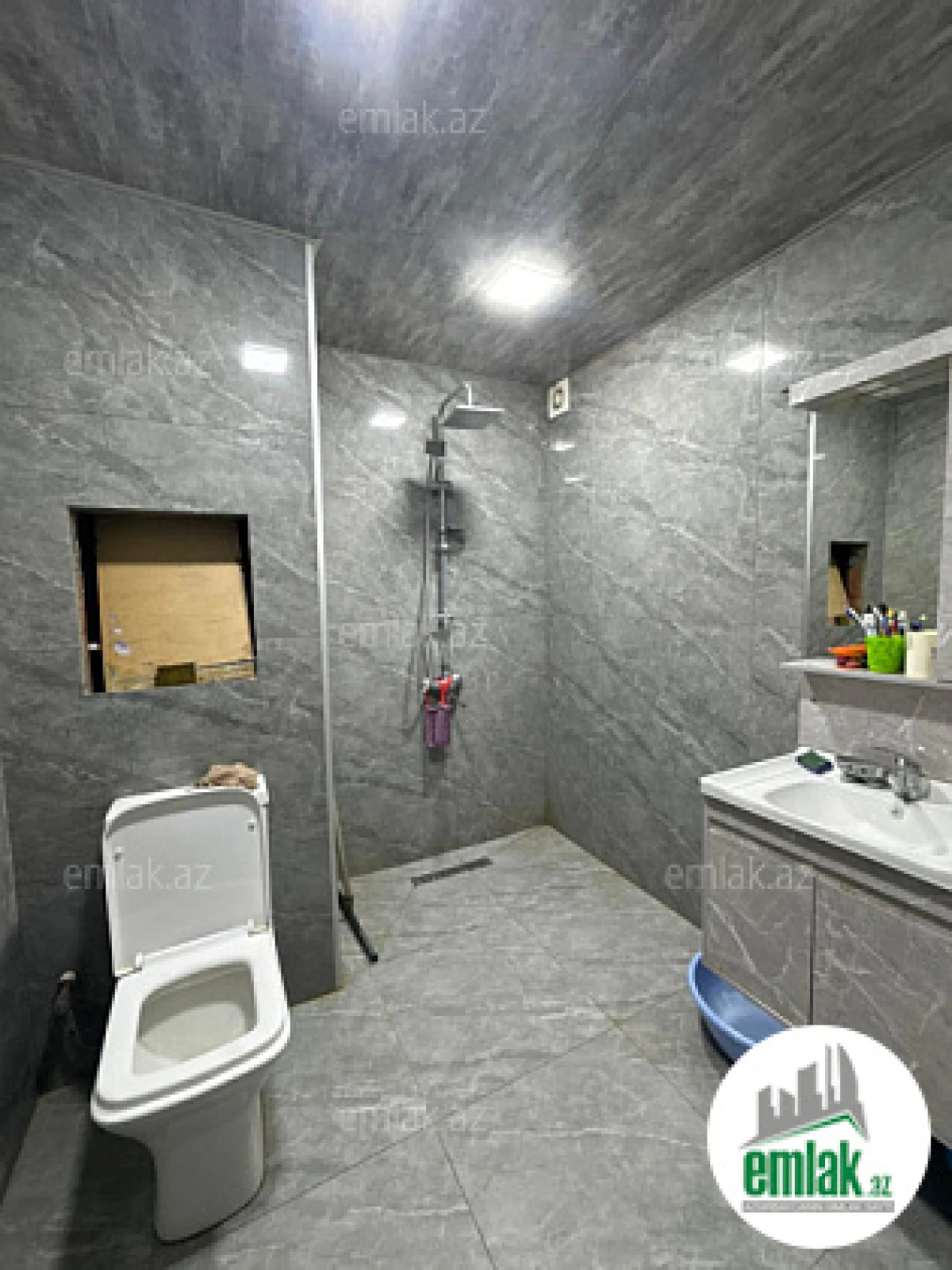 Satılır 5 otaqlı köhnə tikili 130 m²