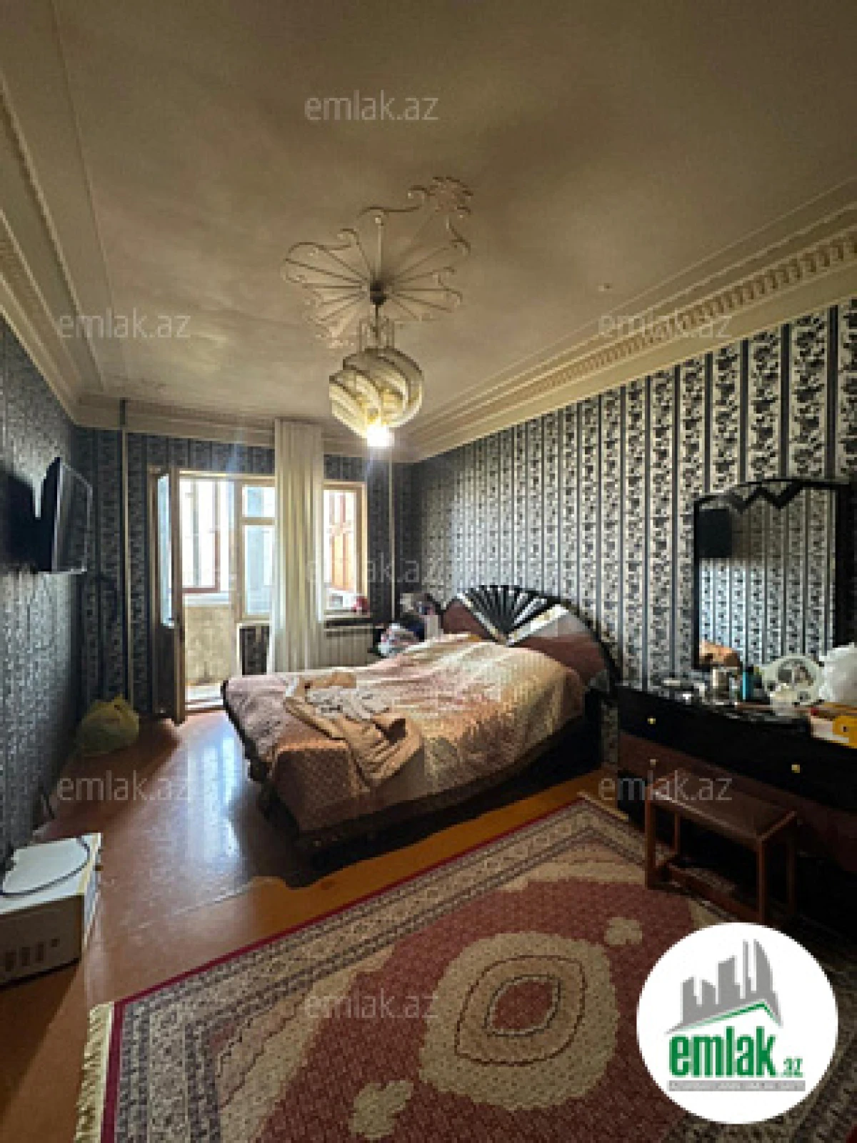 Satılır 5 otaqlı köhnə tikili 130 m²