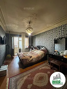 Satılır 5 otaqlı köhnə tikili 130 m²