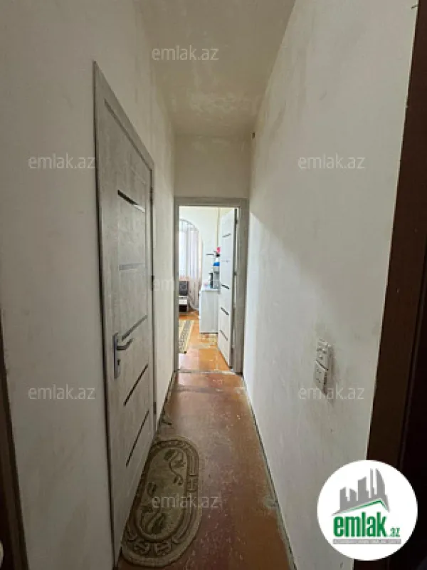 Satılır 5 otaqlı köhnə tikili 130 m²