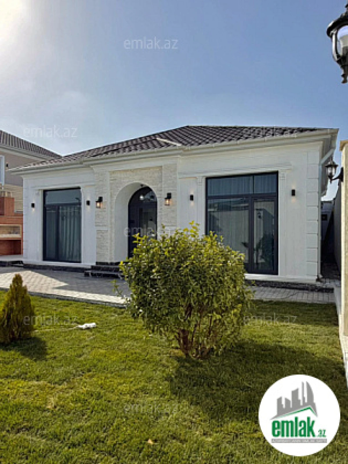 Satılır 4 otaqlı mənzil 150 m²