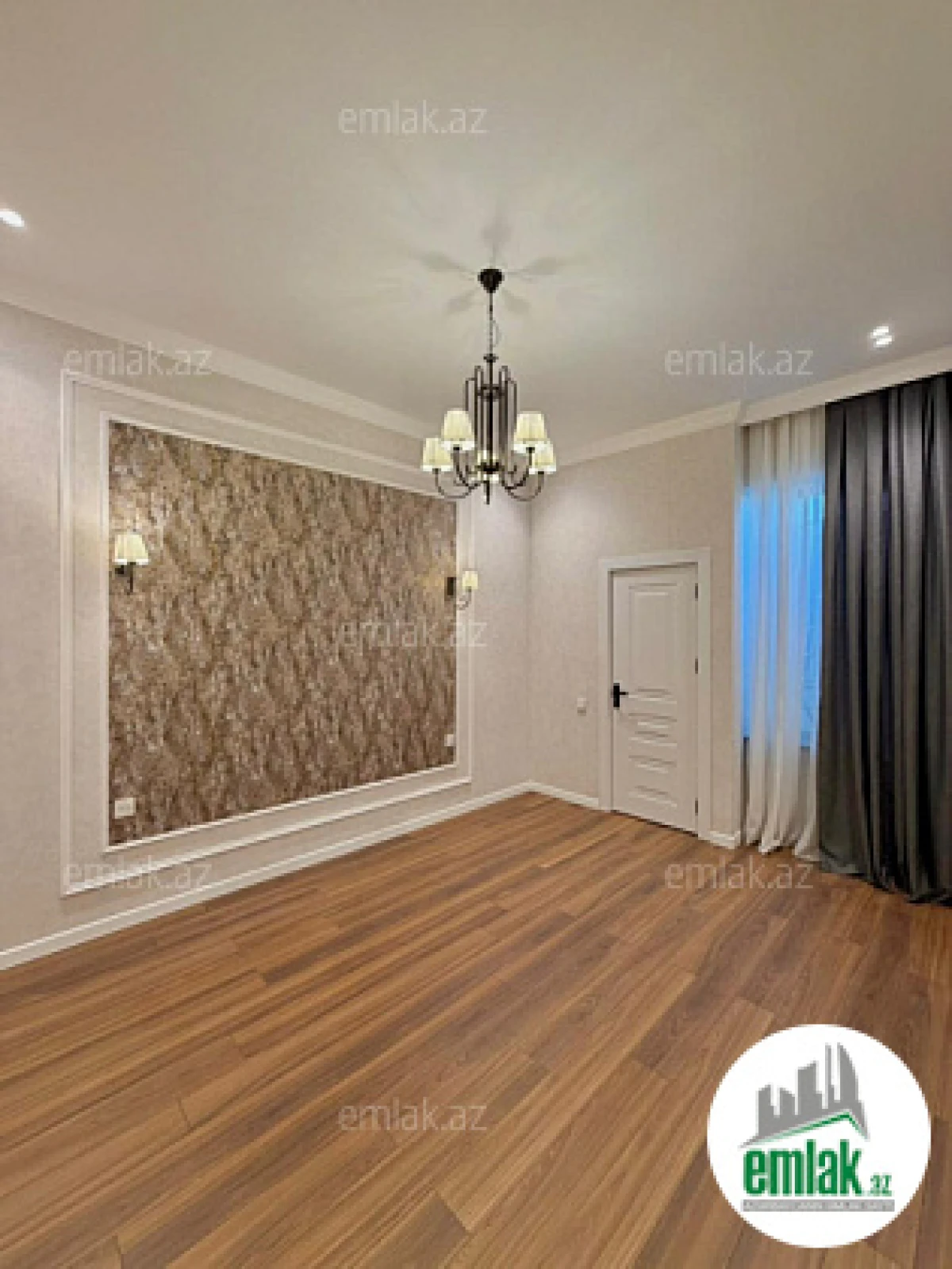 Satılır 4 otaqlı mənzil 150 m²