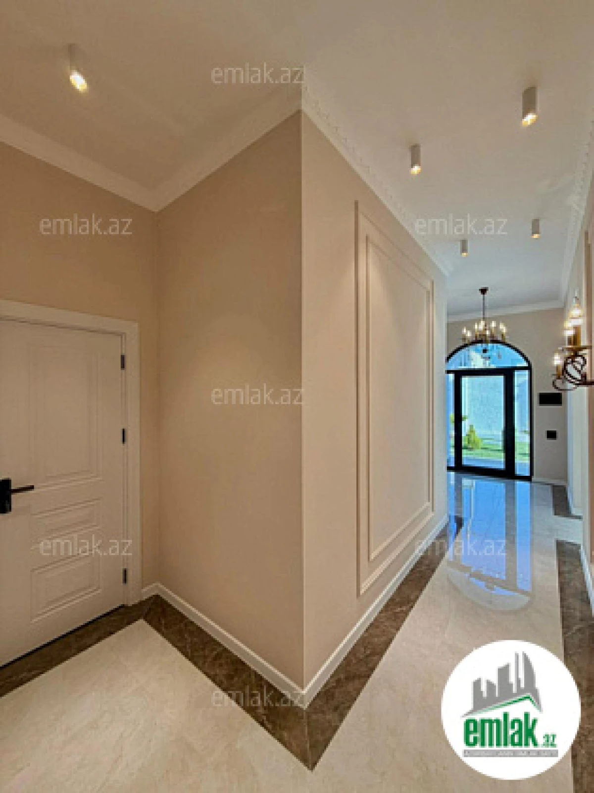 Satılır 4 otaqlı mənzil 150 m²