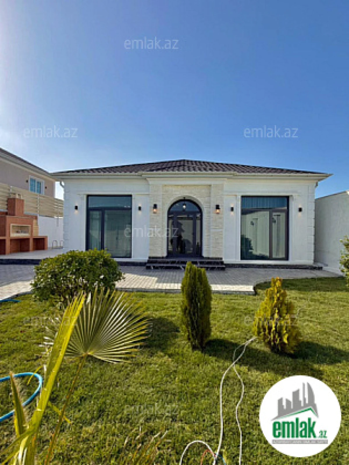 Satılır 4 otaqlı mənzil 150 m²