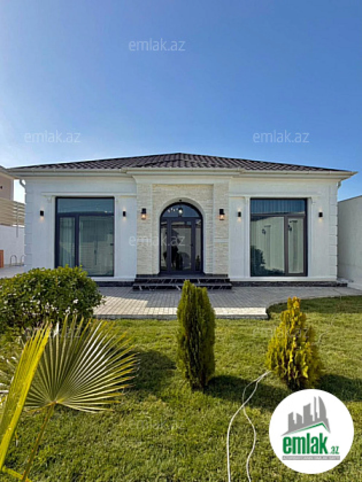 Satılır 4 otaqlı mənzil 150 m²