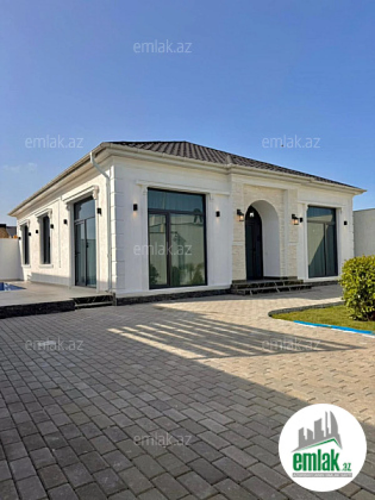 Satılır 4 otaqlı mənzil 150 m²