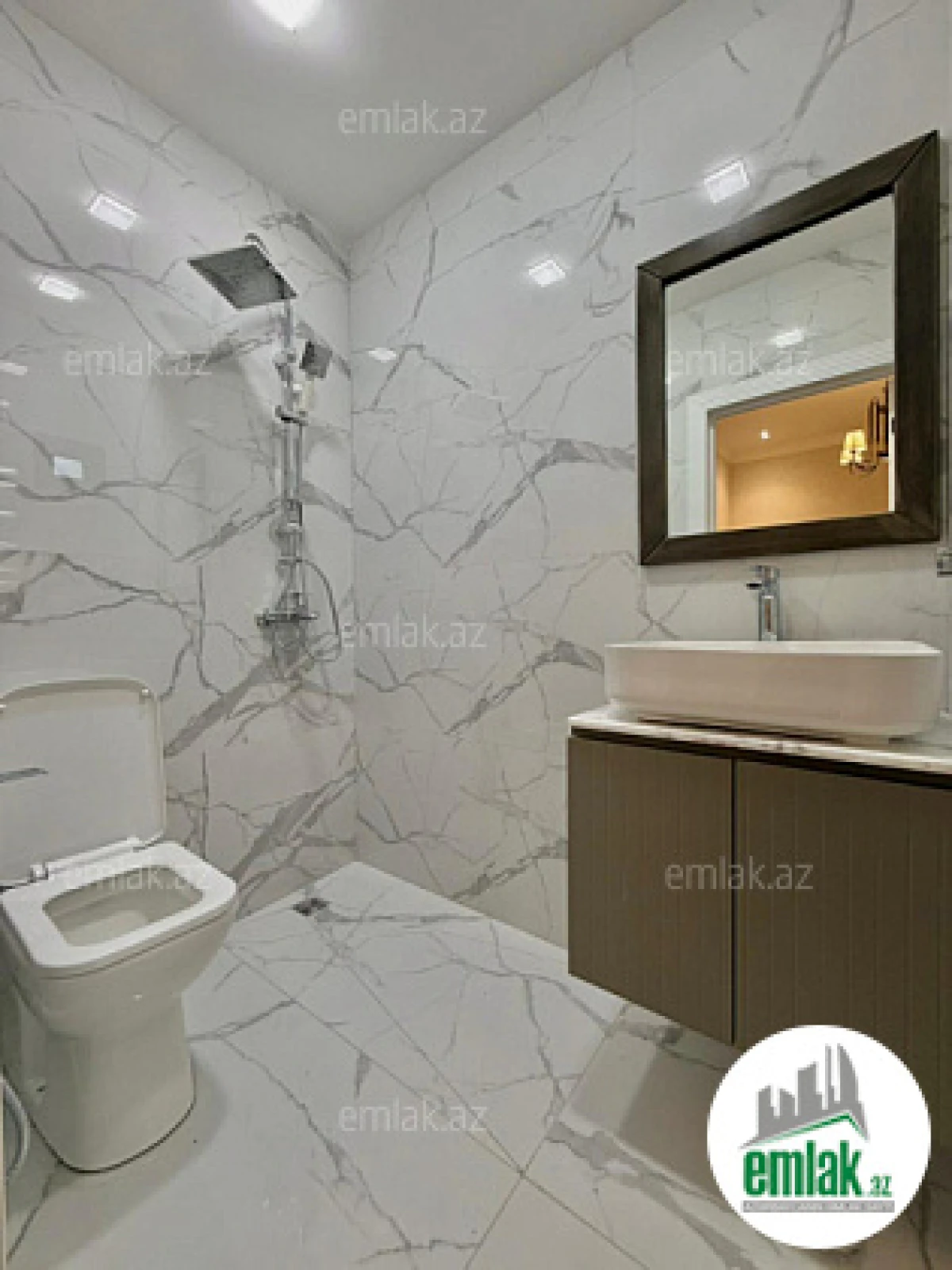Satılır 4 otaqlı mənzil 150 m²