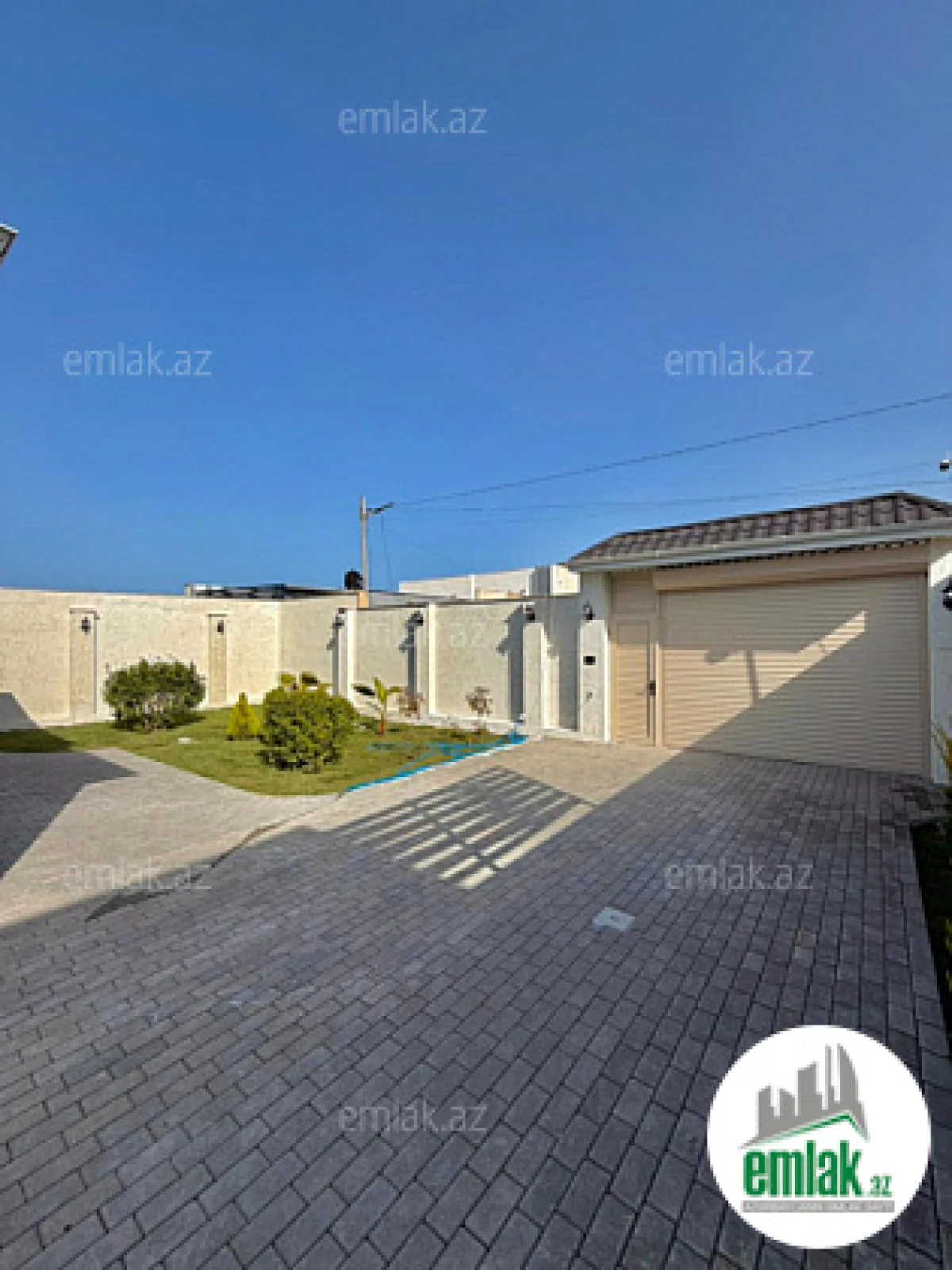 Satılır 4 otaqlı mənzil 150 m²