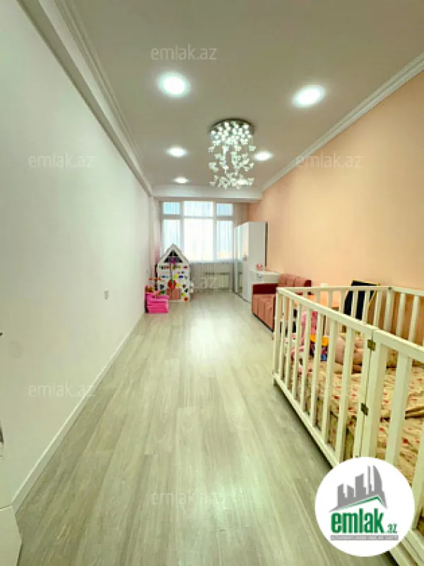 Satılır 3 otaqlı yeni tikili 140 m²