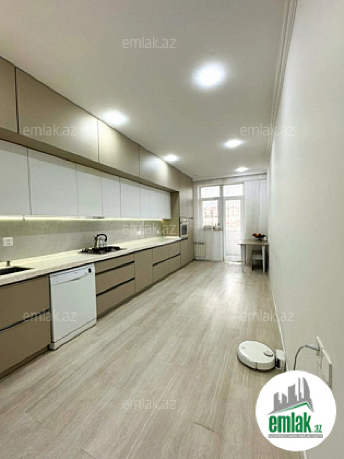 Satılır 3 otaqlı yeni tikili 140 m²