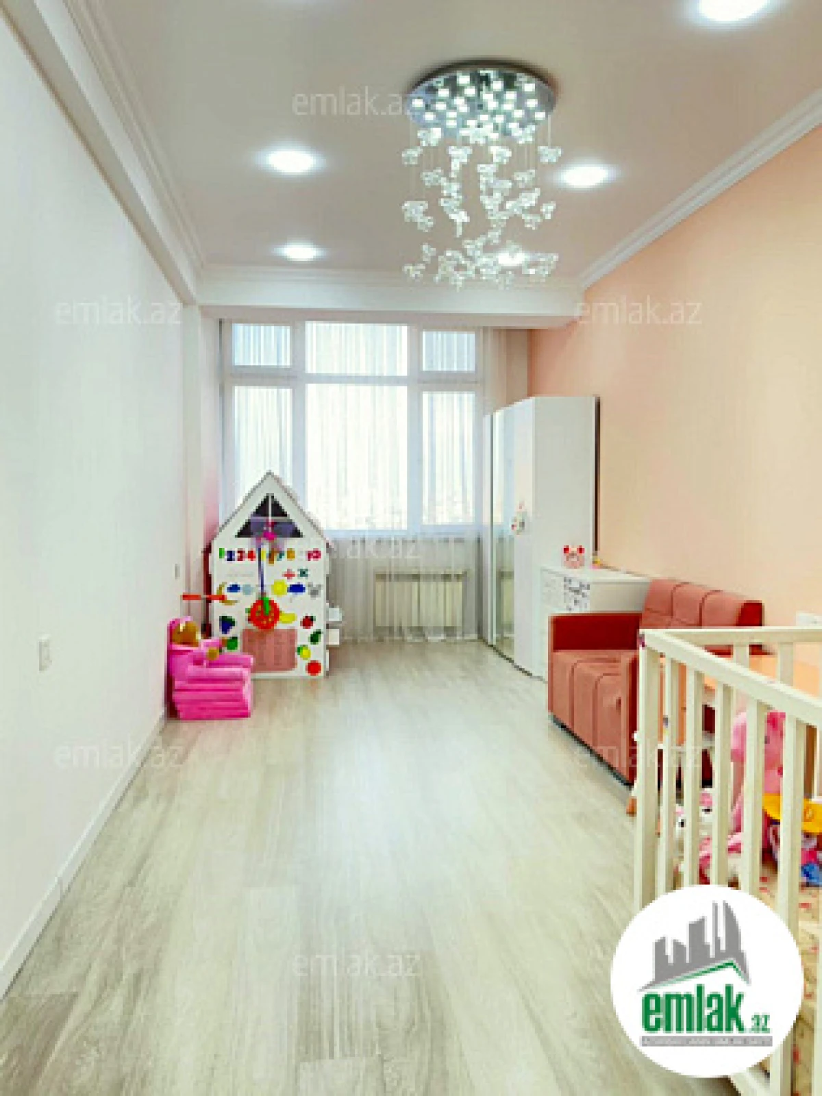 Satılır 3 otaqlı yeni tikili 140 m²