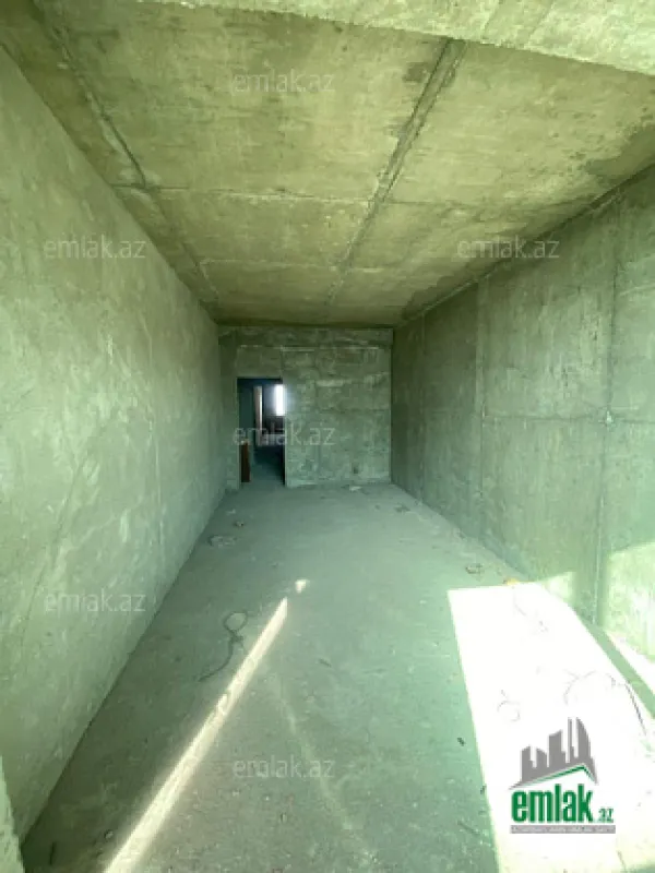 Satılır 4 otaqlı yeni tikili 180 m²