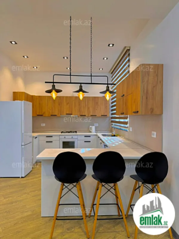 Satılır 4 otaqlı mənzil 160 m²