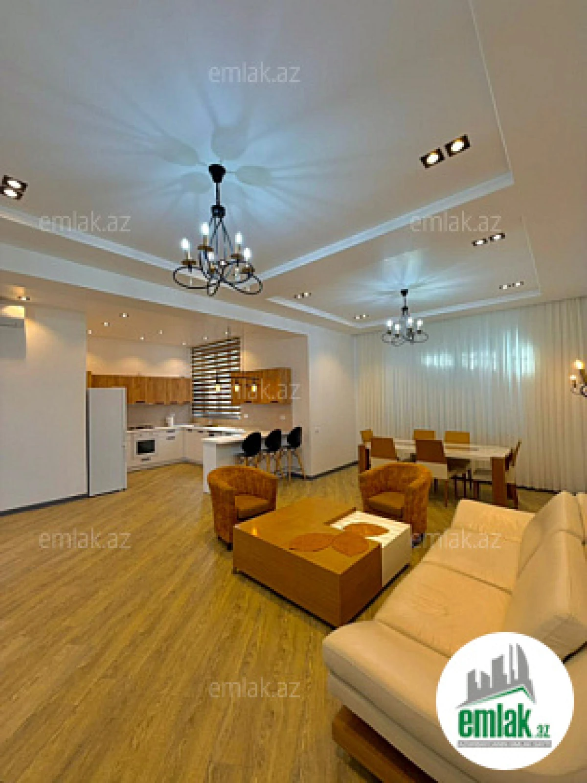 Satılır 4 otaqlı mənzil 160 m²