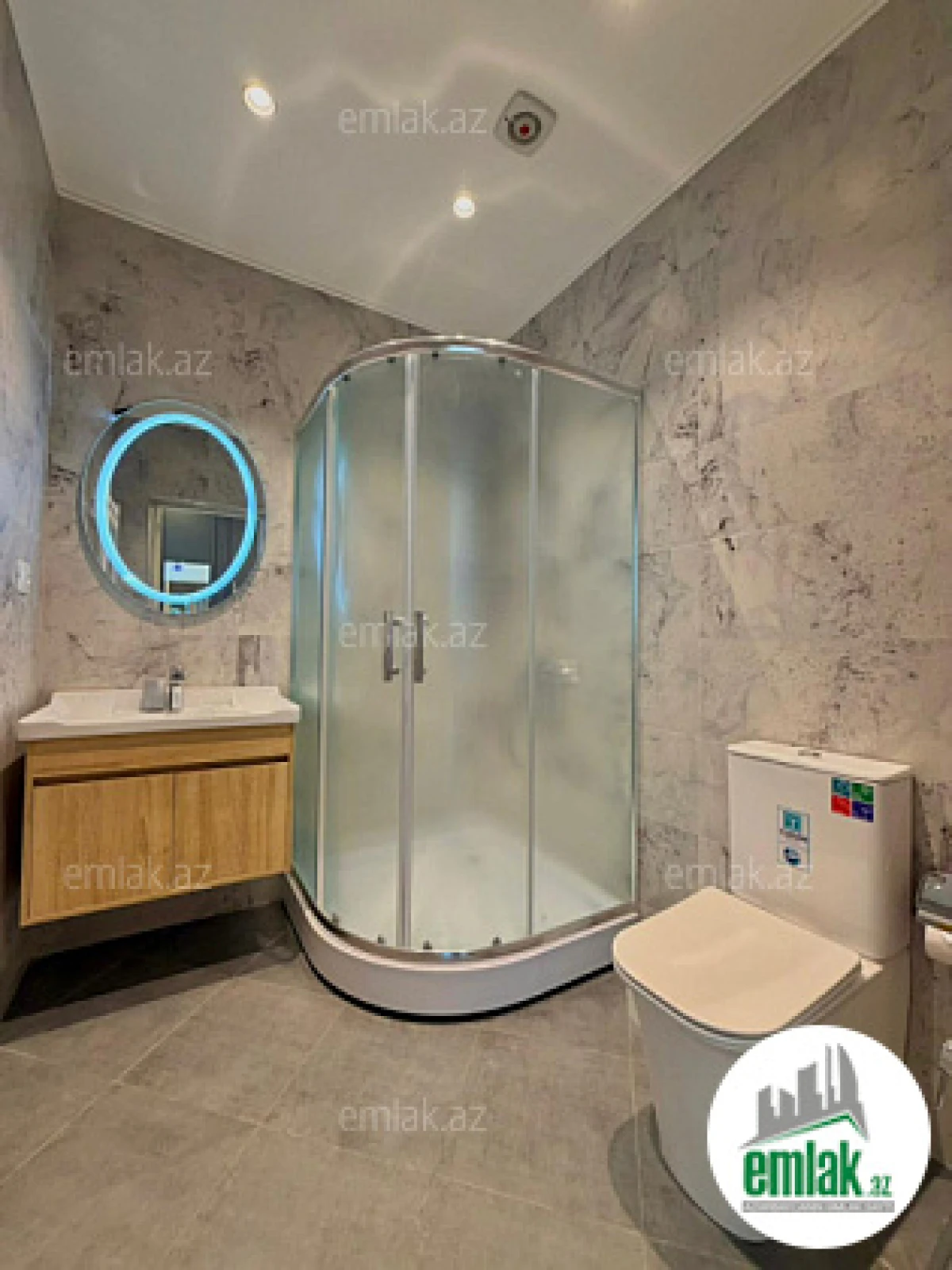 Satılır 4 otaqlı mənzil 160 m²