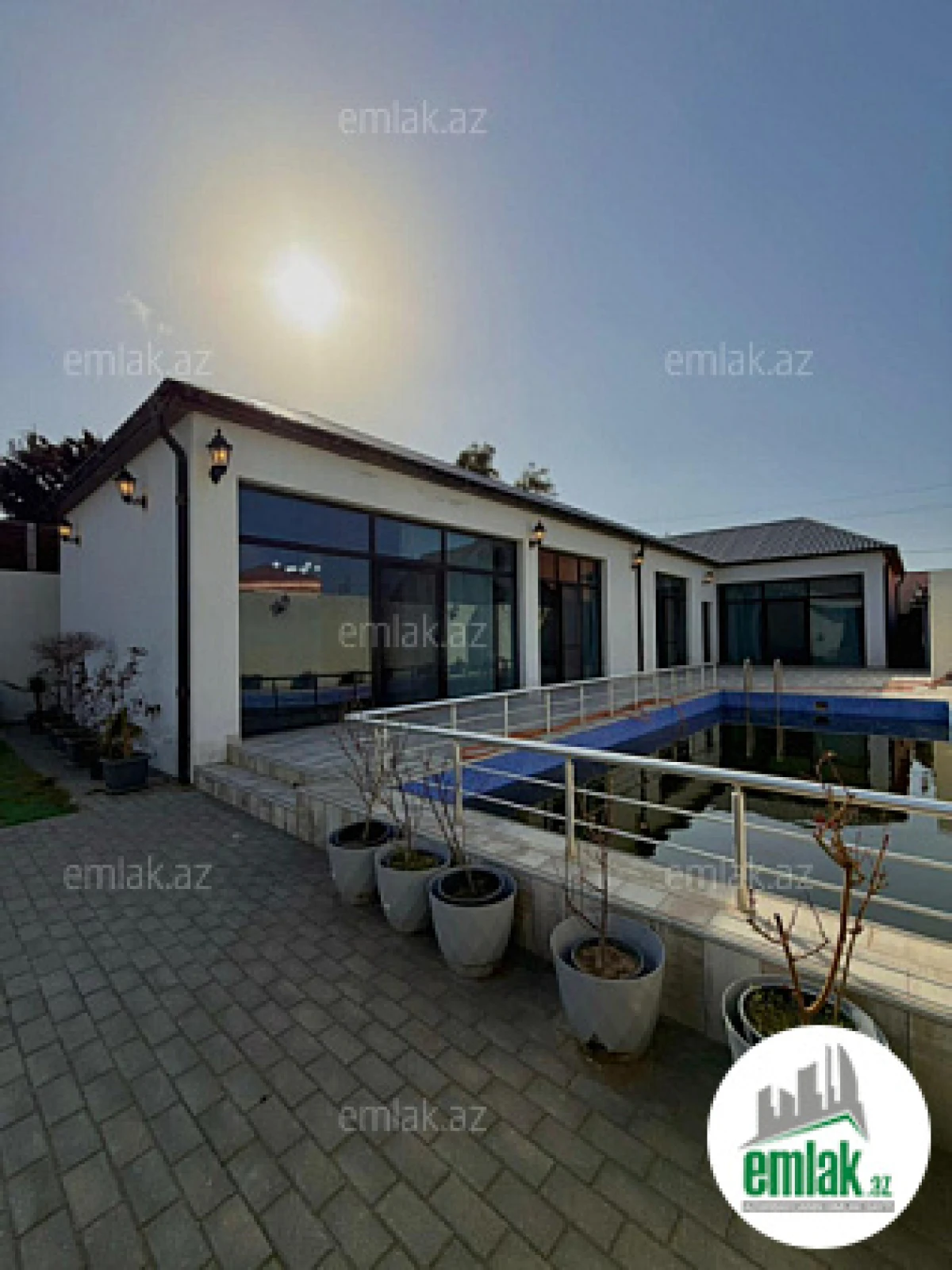 Satılır 4 otaqlı mənzil 160 m²