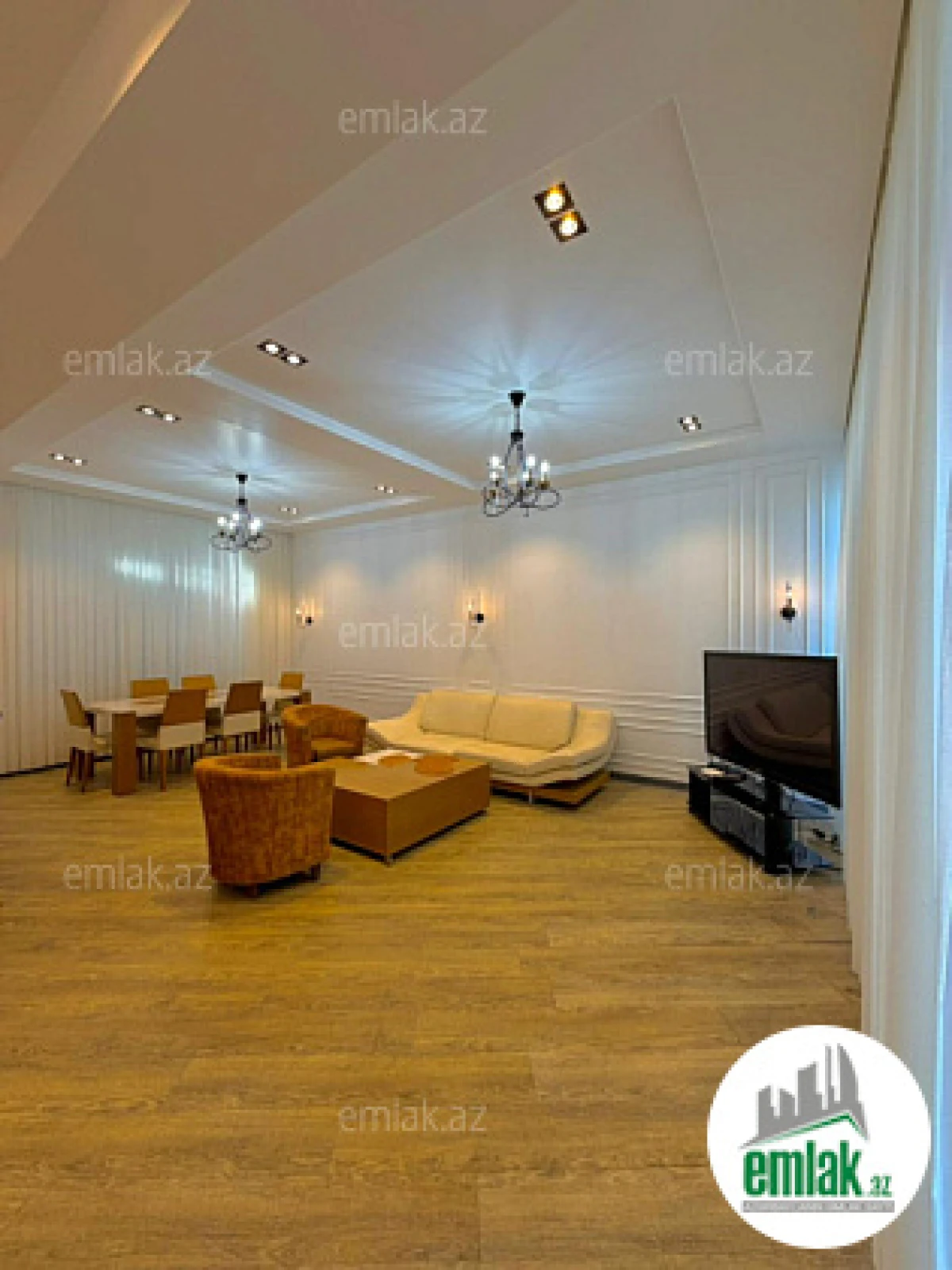 Satılır 4 otaqlı mənzil 160 m²