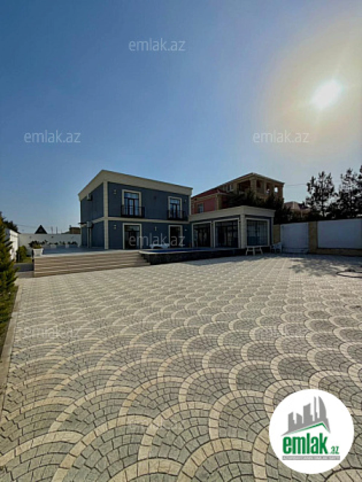 Satılır 6 otaqlı mənzil 220 m²