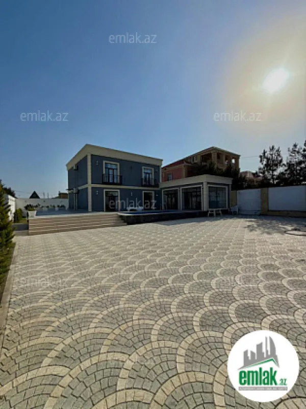 Satılır 6 otaqlı mənzil 220 m²