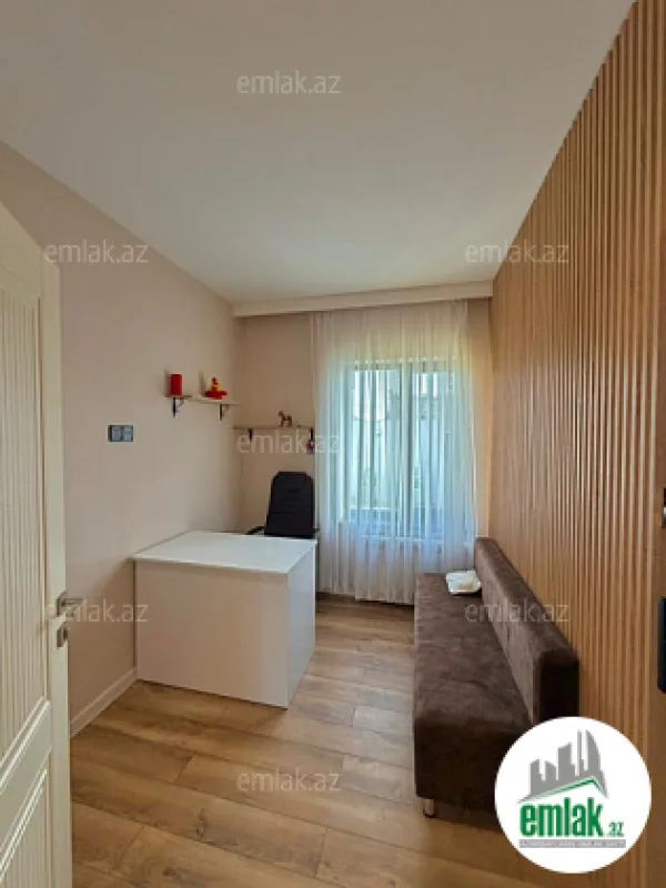 Satılır 6 otaqlı mənzil 220 m²