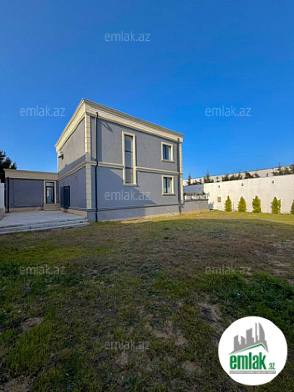 Satılır 6 otaqlı mənzil 220 m²