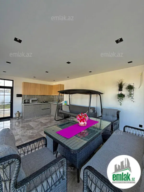 Satılır 6 otaqlı mənzil 220 m²