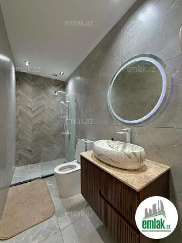 Satılır 6 otaqlı mənzil 220 m²