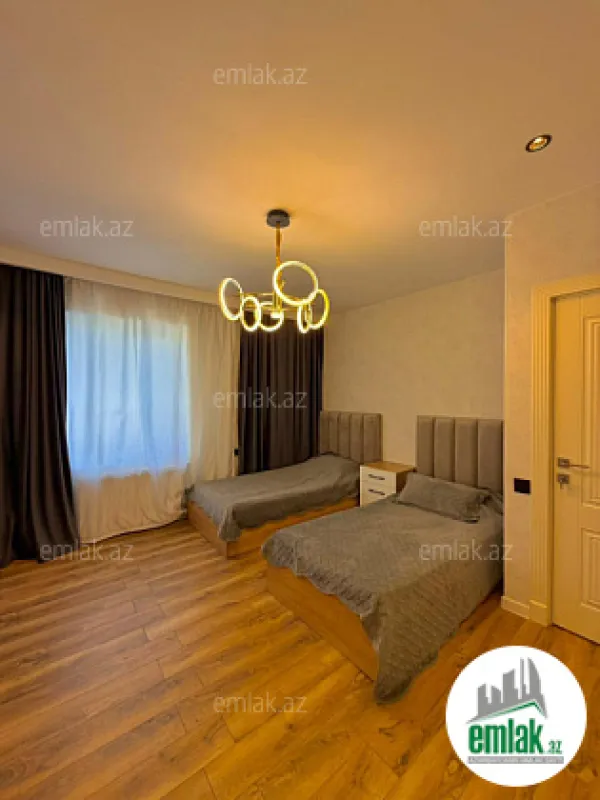 Satılır 6 otaqlı mənzil 220 m²