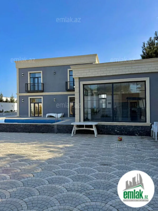 Satılır 6 otaqlı mənzil 220 m²
