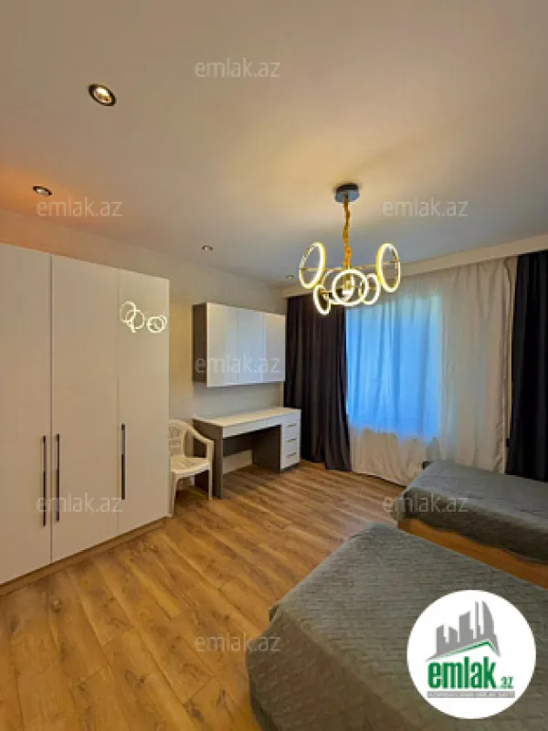 Satılır 6 otaqlı mənzil 220 m²