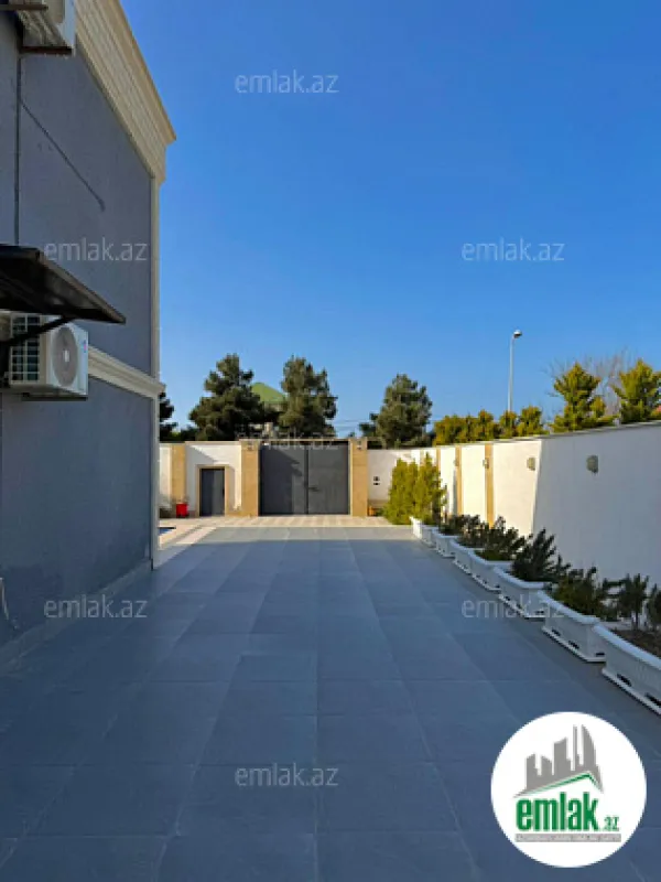 Satılır 6 otaqlı mənzil 220 m²