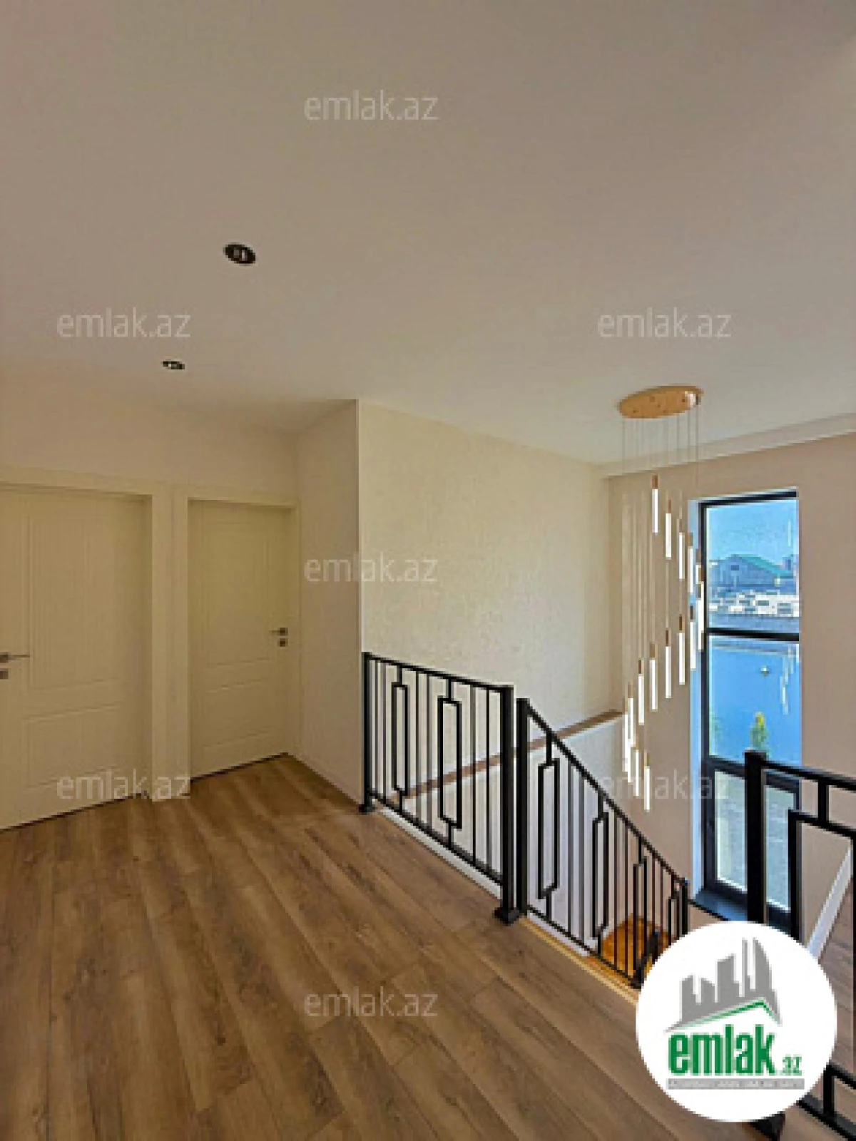 Satılır 6 otaqlı mənzil 220 m²
