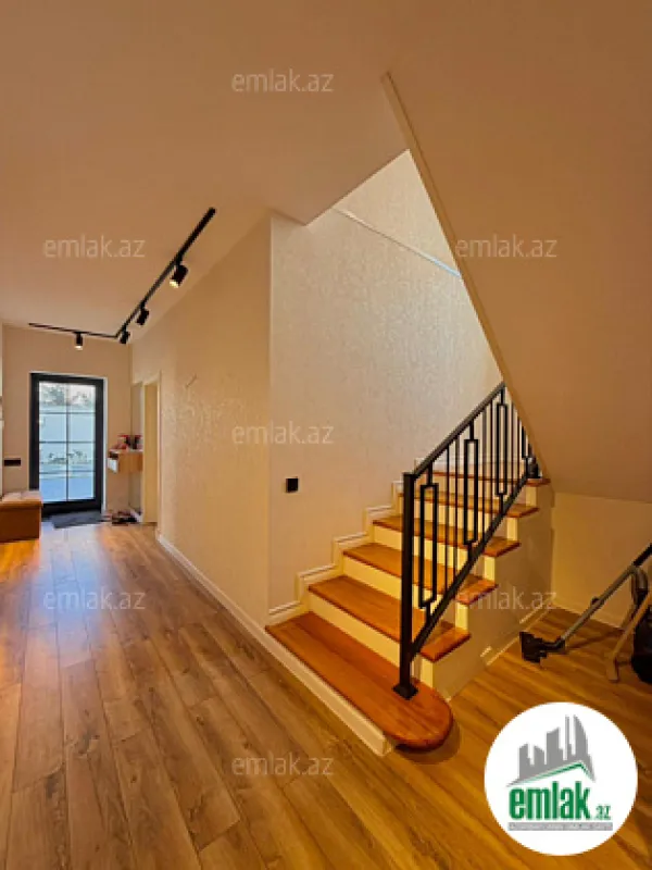 Satılır 6 otaqlı mənzil 220 m²