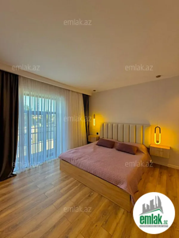 Satılır 6 otaqlı mənzil 220 m²