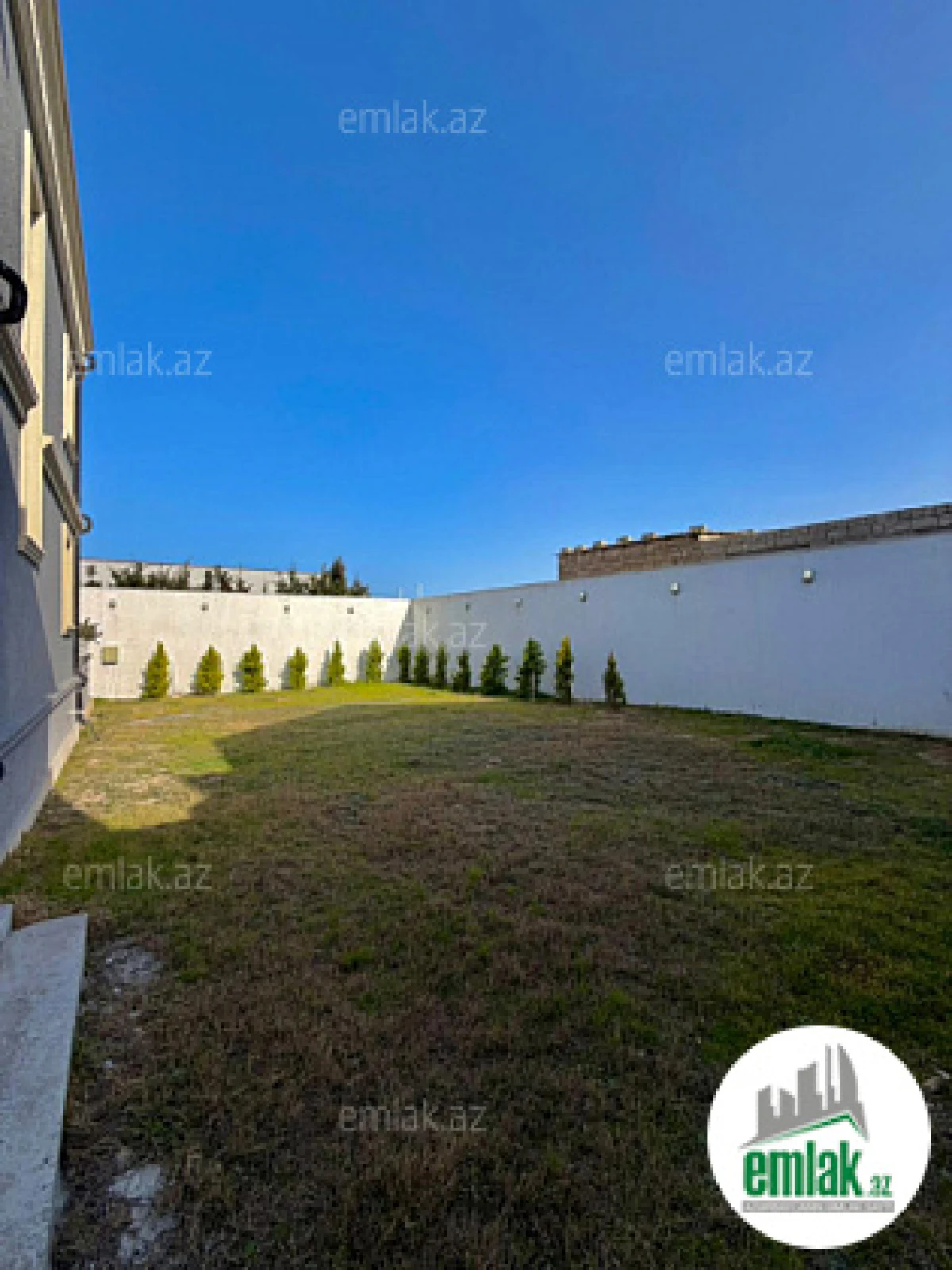 Satılır 6 otaqlı mənzil 220 m²