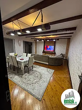 Satılır 4 otaqlı köhnə tikili 105 m²