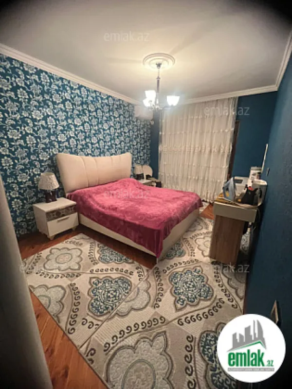 Satılır 4 otaqlı köhnə tikili 105 m²