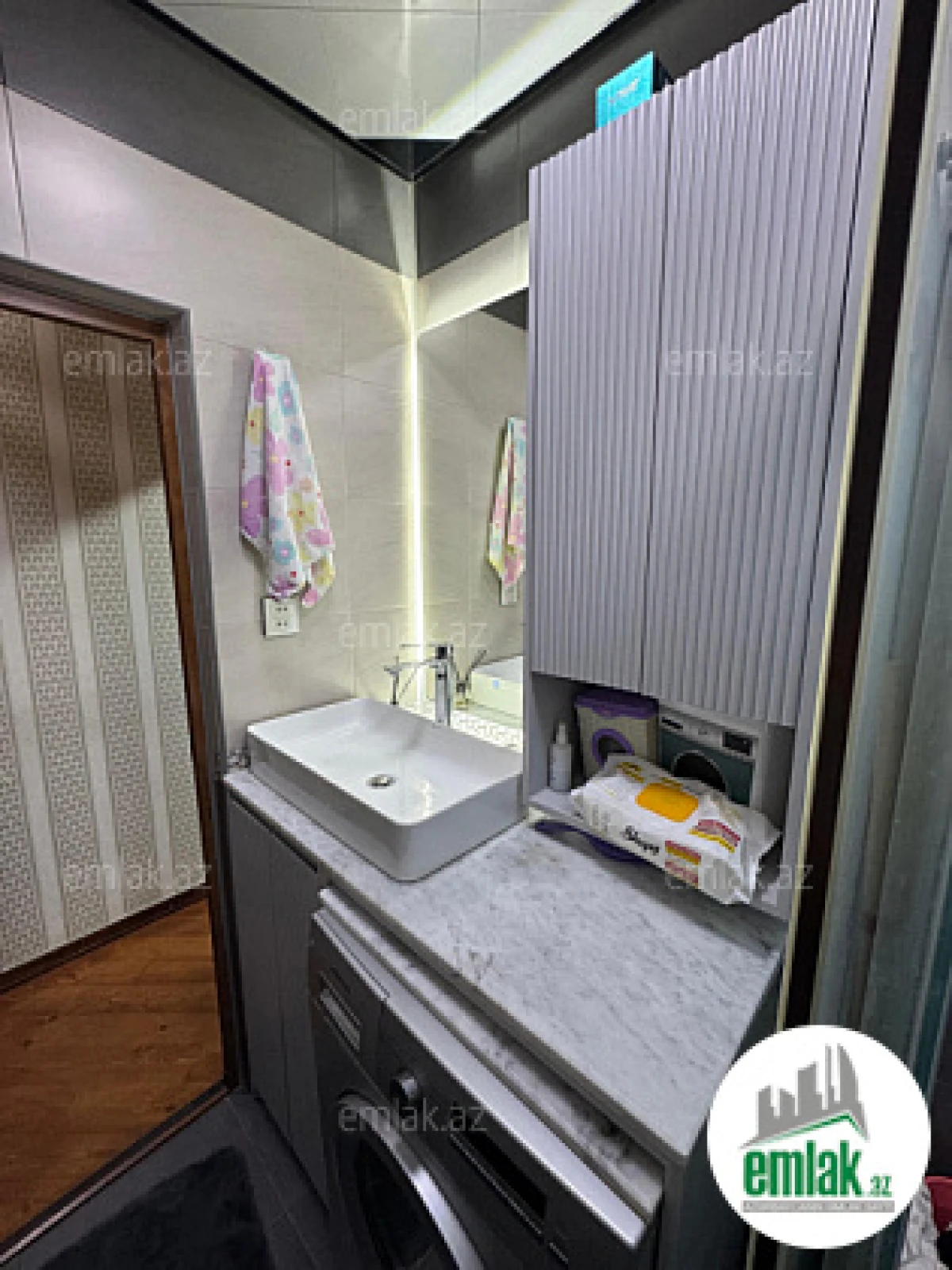 Satılır 4 otaqlı köhnə tikili 105 m²