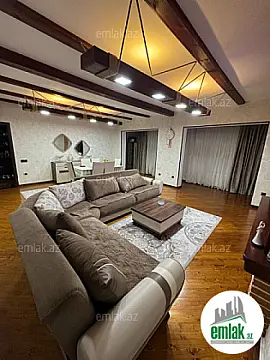 Satılır 4 otaqlı köhnə tikili 105 m²