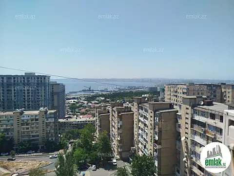 Satılır 4 otaqlı köhnə tikili 105 m²