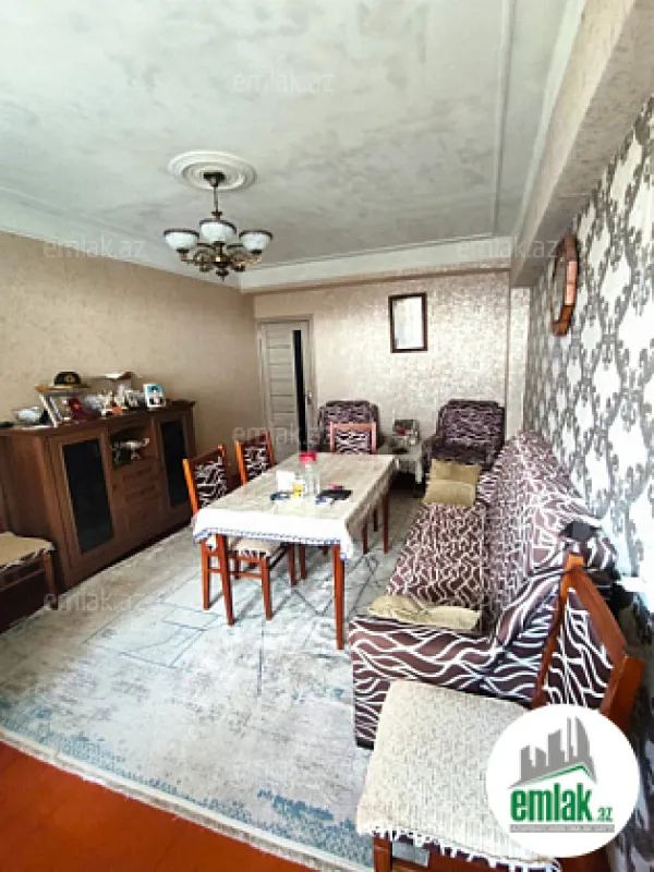 Satılır 3 otaqlı köhnə tikili 90 m²