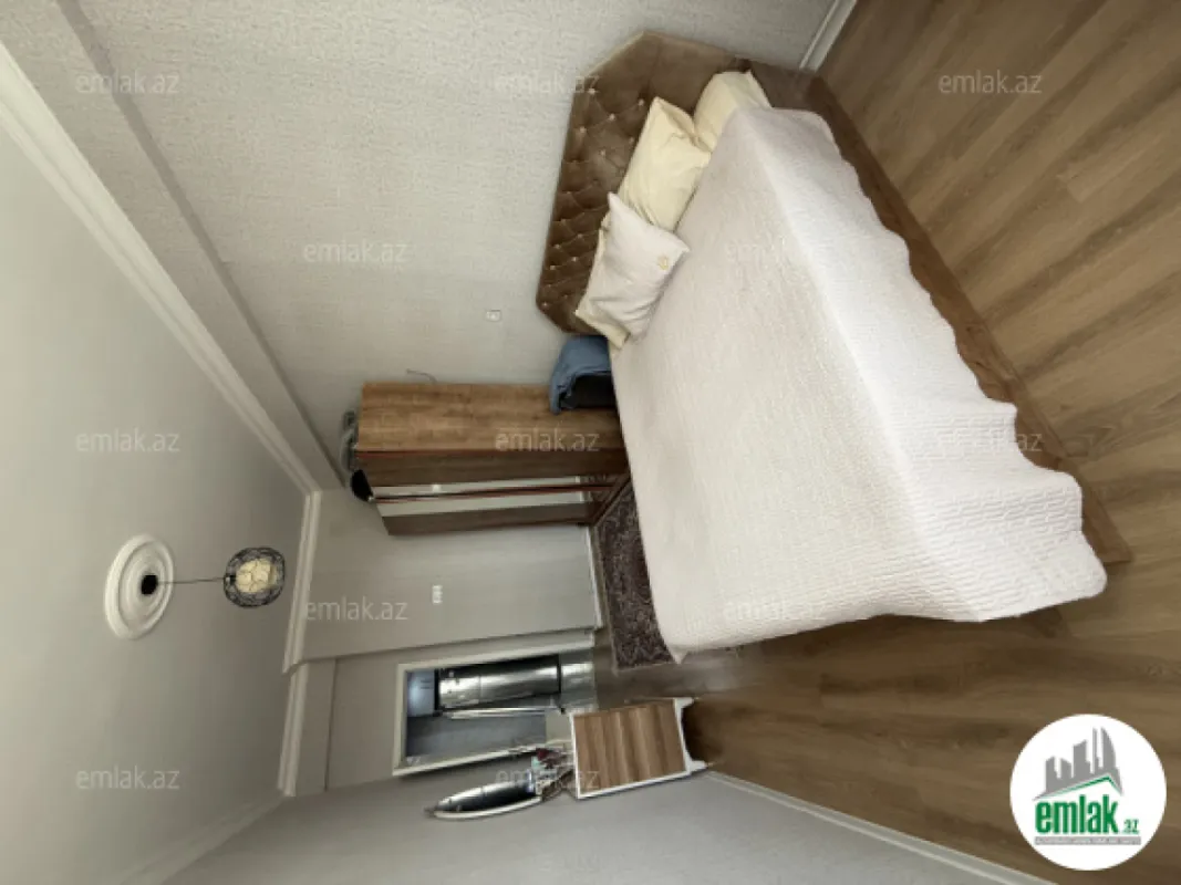 Satılır 2 otaqlı yeni tikili 76 m²