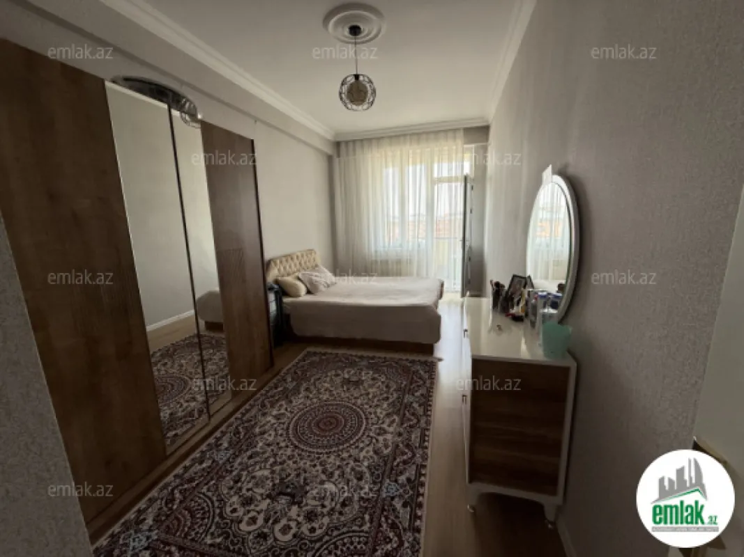 Satılır 2 otaqlı yeni tikili 76 m²