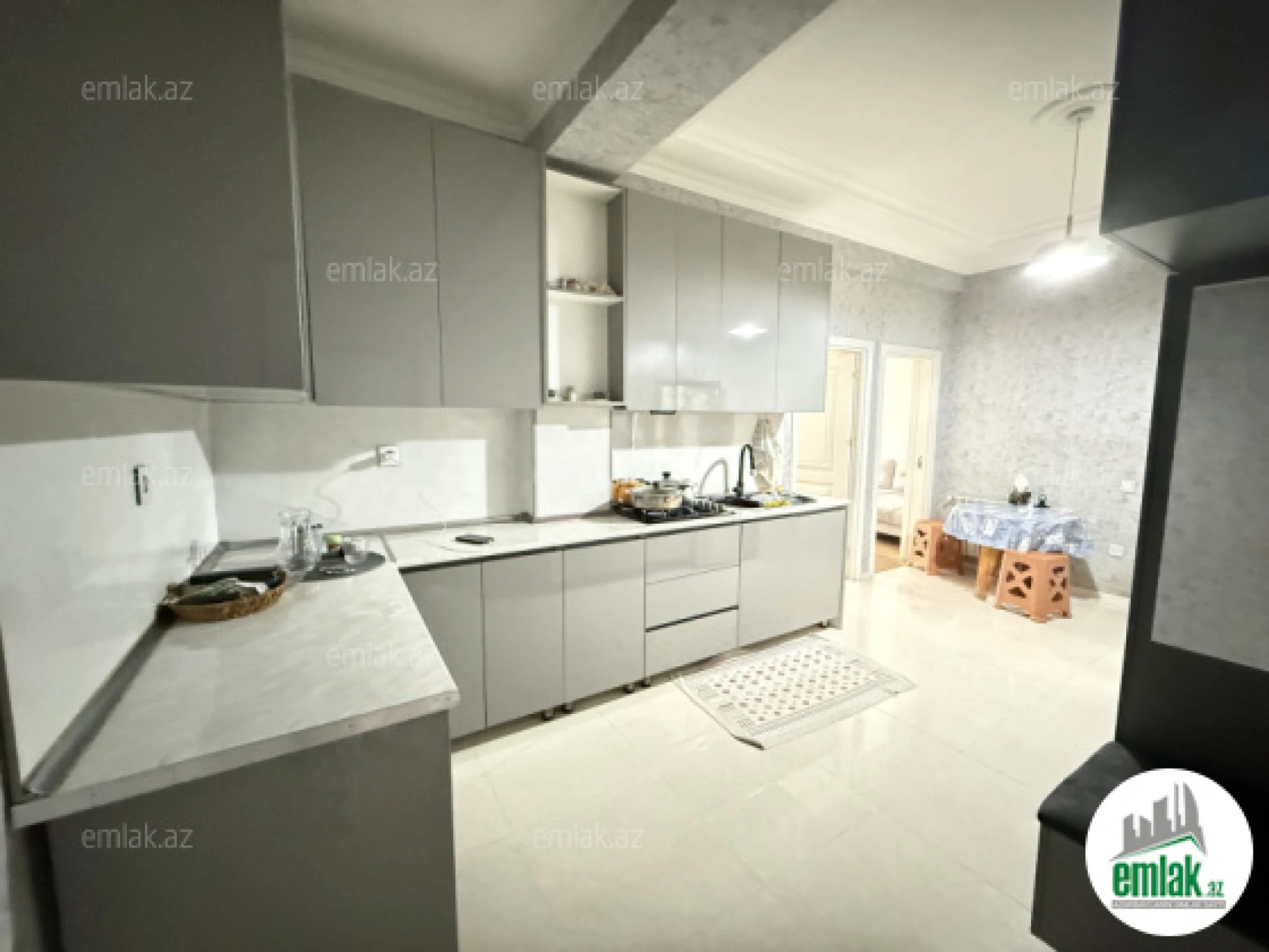 Satılır 2 otaqlı yeni tikili 76 m²