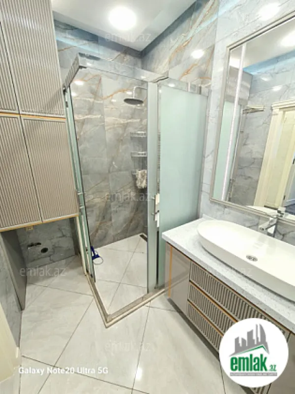 Satılır 4 otaqlı yeni tikili 186 m²