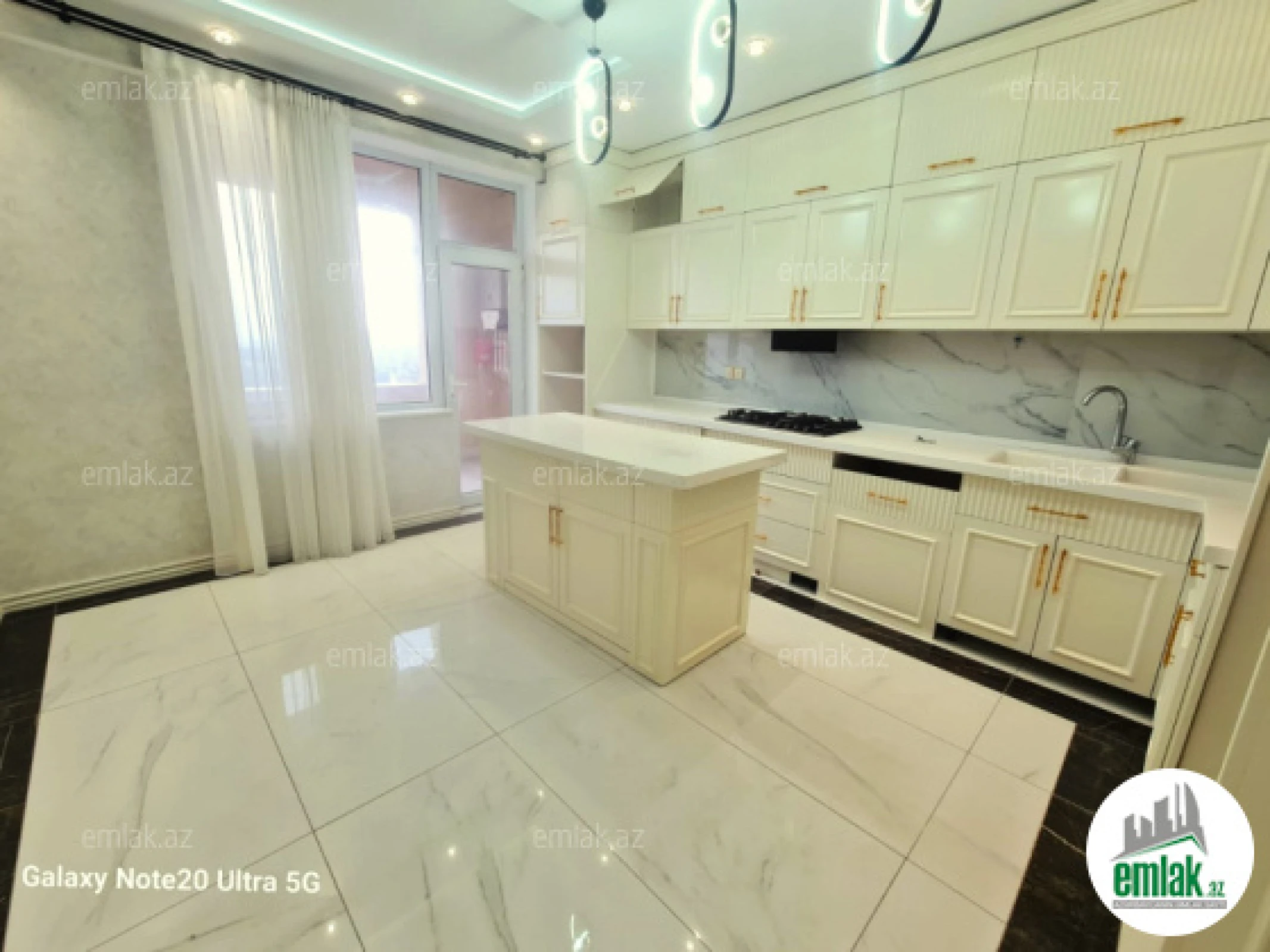 Satılır 4 otaqlı yeni tikili 186 m²