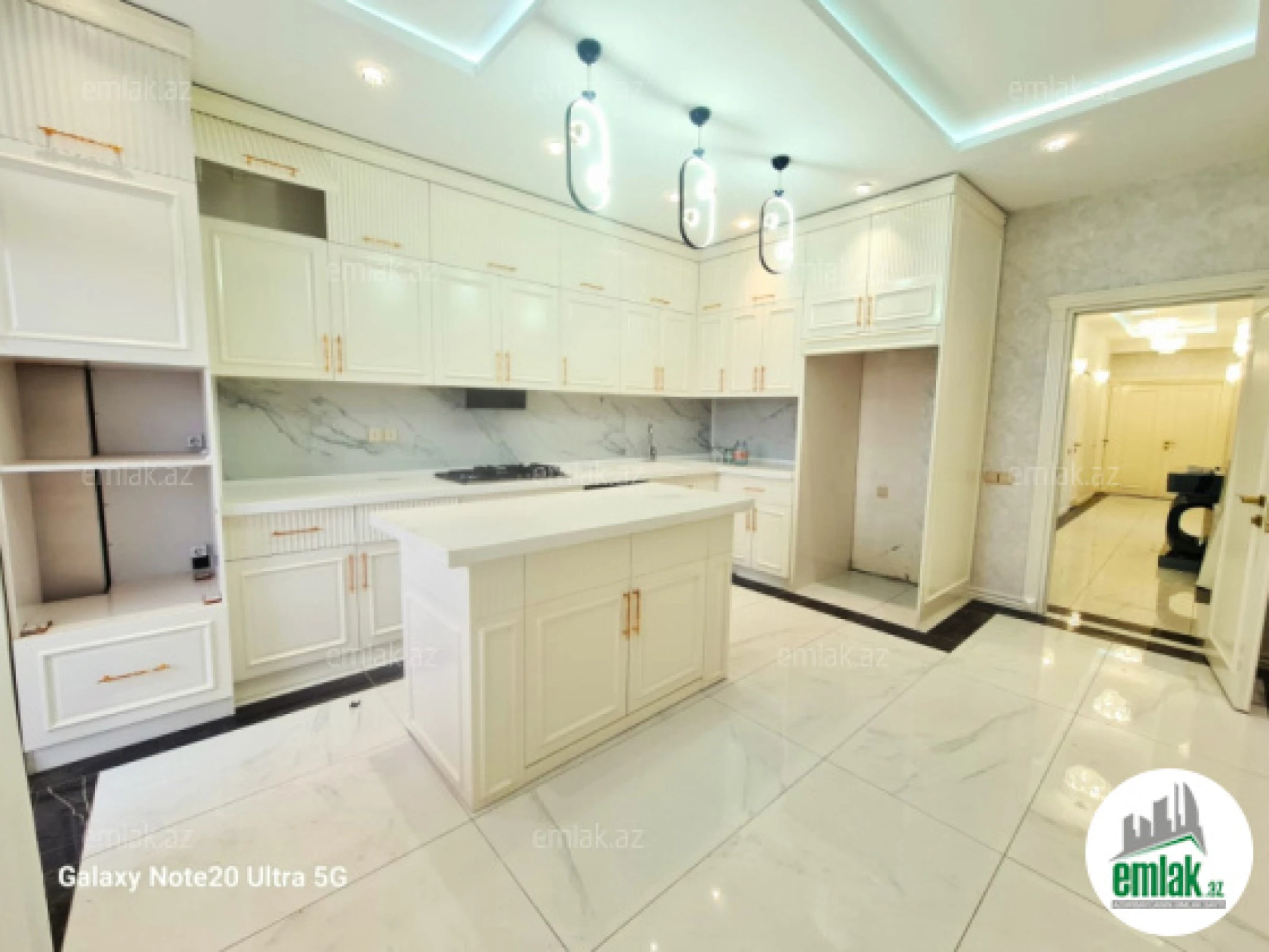 Satılır 4 otaqlı yeni tikili 186 m²