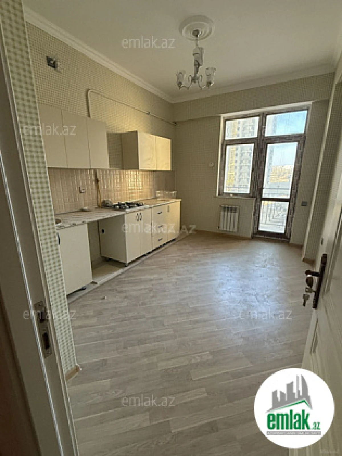 Satılır 3 otaqlı yeni tikili 100 m²