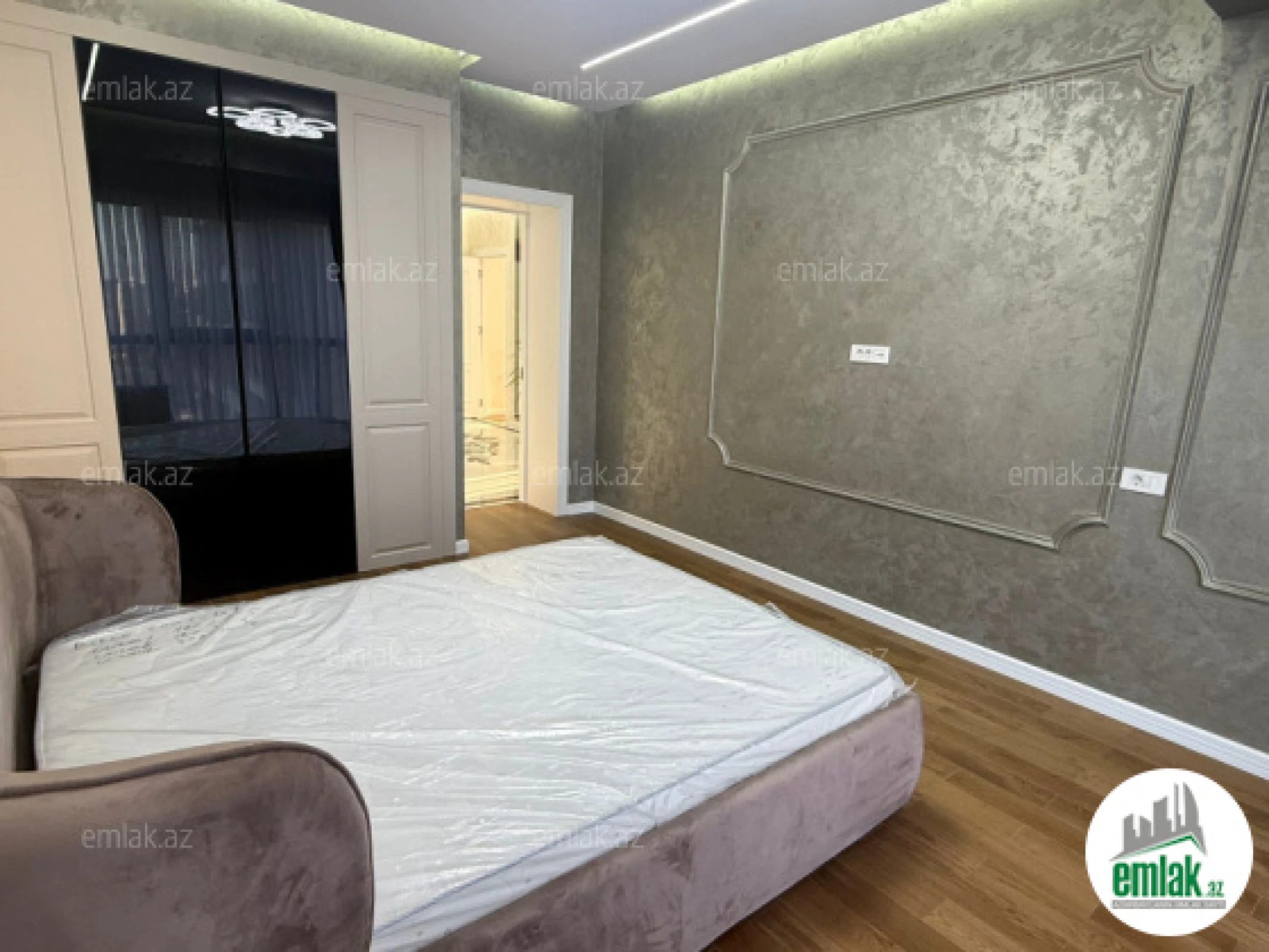 Satılır 3 otaqlı yeni tikili 127 m²