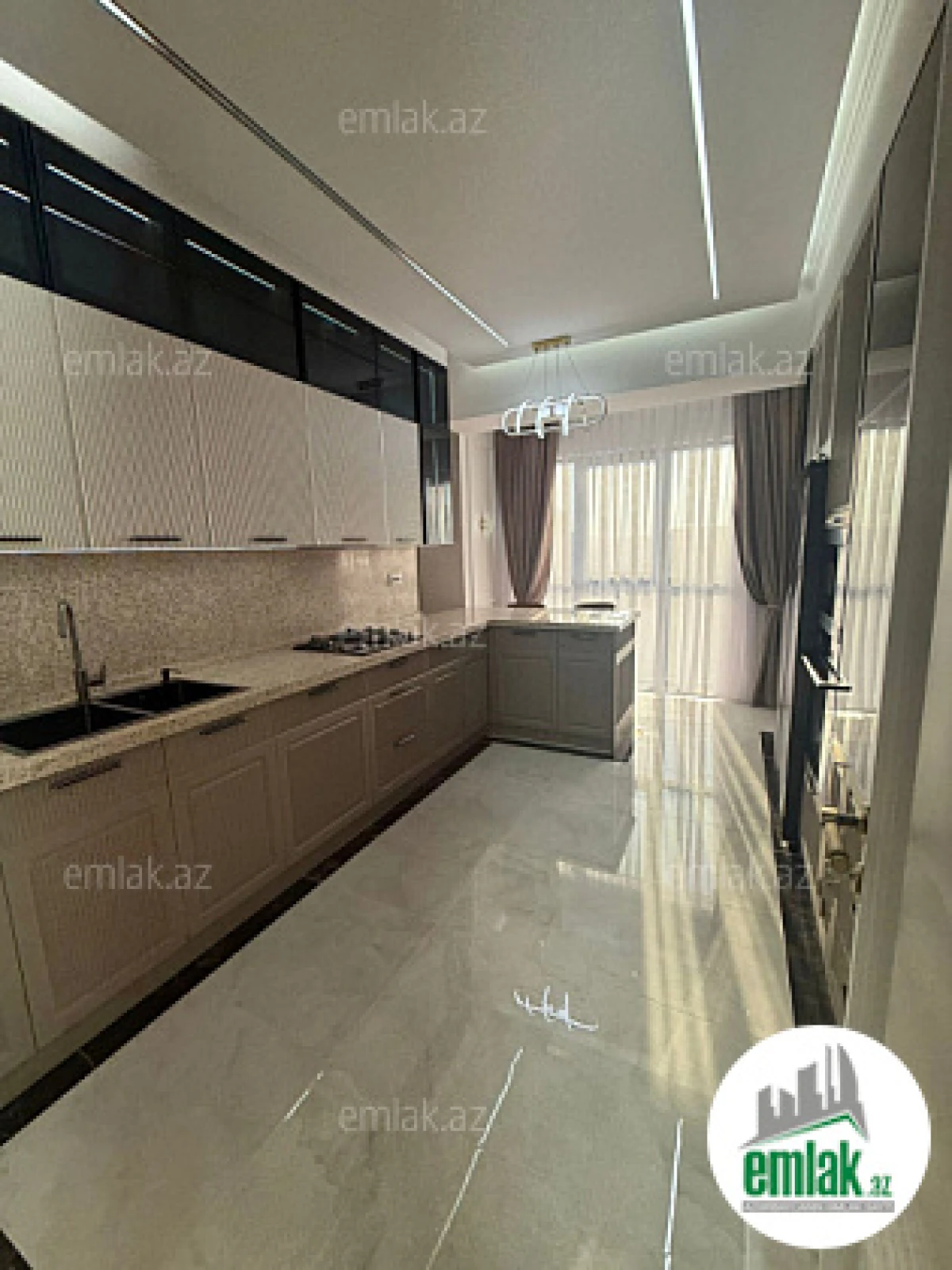 Satılır 3 otaqlı yeni tikili 127 m²